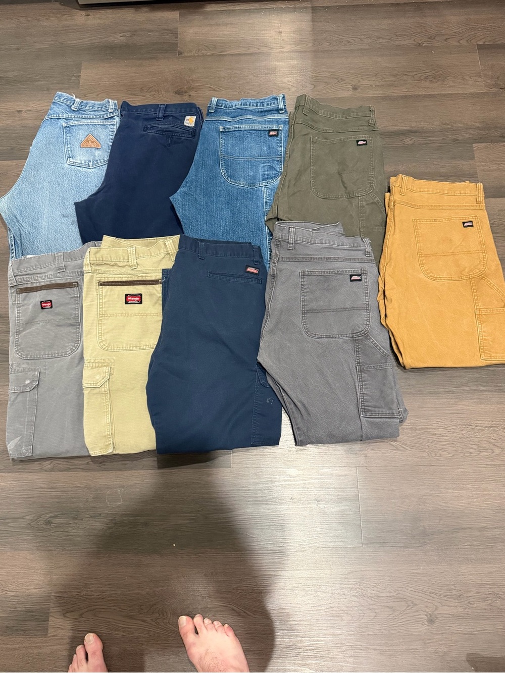 Lot of 9 Men's Workwear Pants - Wrangler, Dickies, Carhart etc
BUNDLE